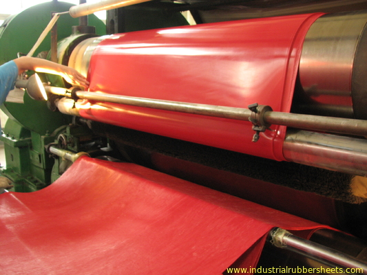 二重印象の生地の産業ゴム製シート、引張強さ15-24Mpa